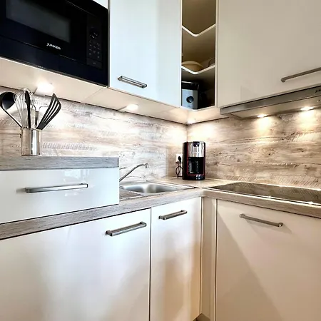 Apartment 628, Seepark *