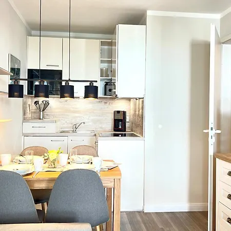 Apartment 628, Seepark *